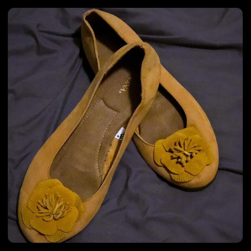 Merona mustard colored ballet flats